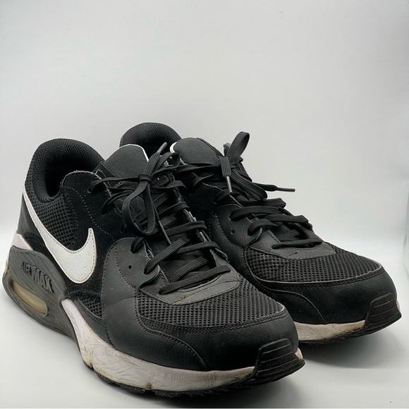 Nike Other - Nike Air Max Excee Black & White Sneakers